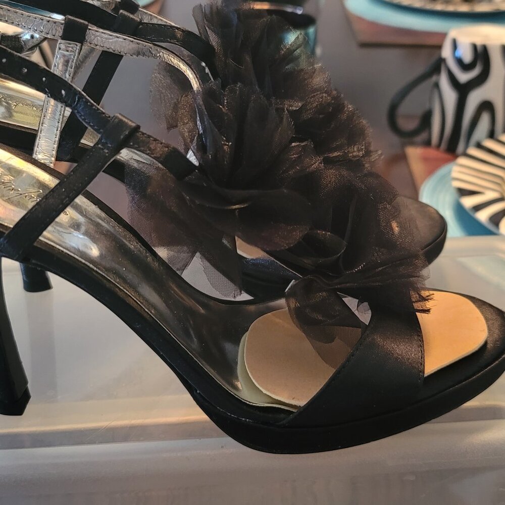 Black Dress Heel Sandal(Jacqueline Ferrar)